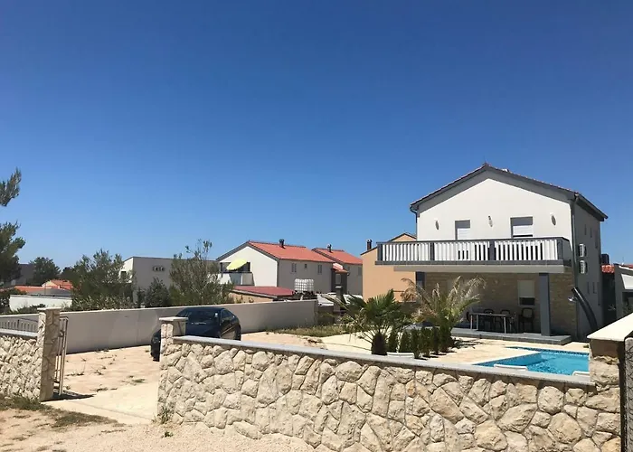 Santa Barbara Nyaraló